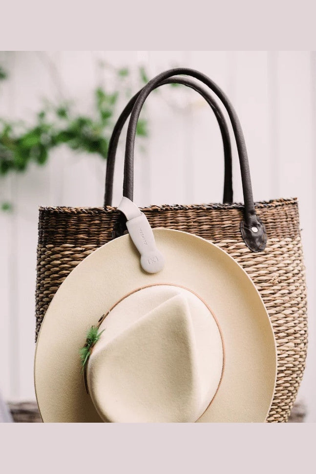 Hat Clip [c:stone]