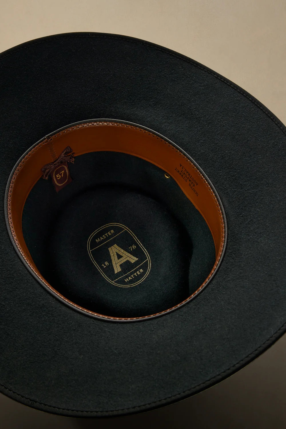 Cattleman [c:graphite Size:54]